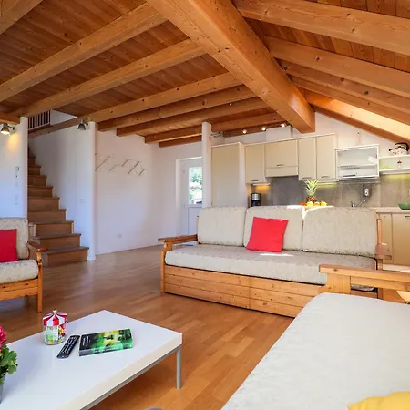 Apartament Bellavista Ii Panorama Mit Pool Og Dg Colico