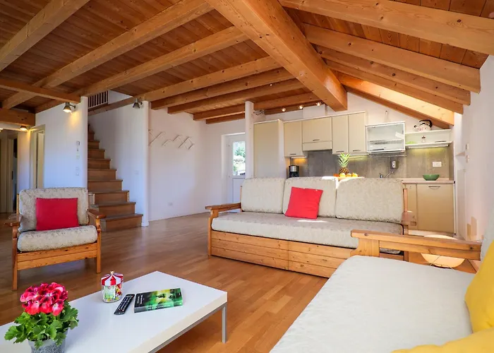 Appartement Bellavista Ii Panorama Mit Pool Og Dg Colico